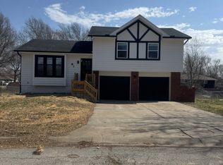 91 Oak St, Garden City, MO 64747