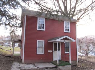 67 W 4th Ave, Everett, PA 15537