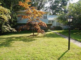 351 Longview Dr, Mountainside, NJ 07092