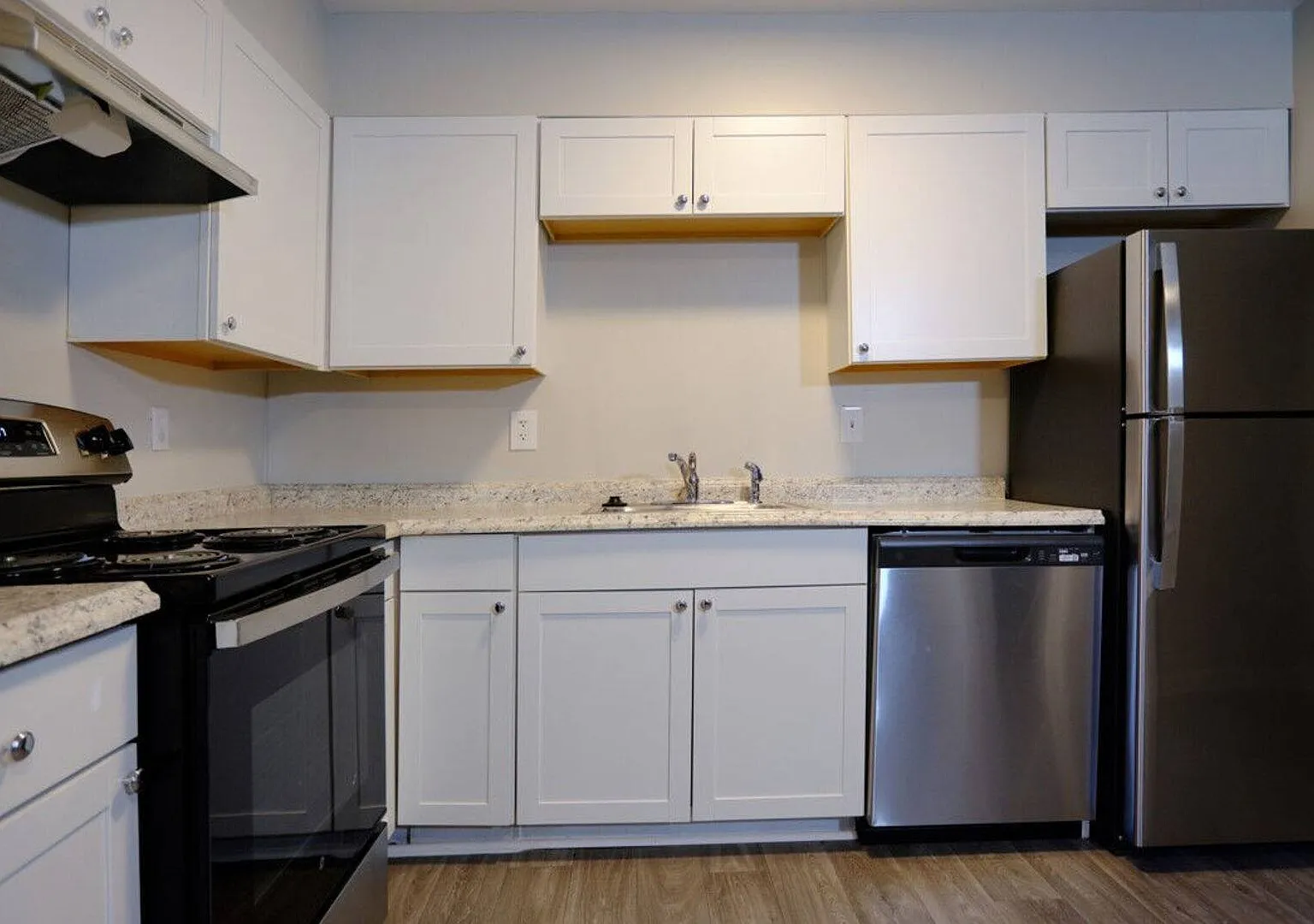 Pineview Apartments — Photo 4