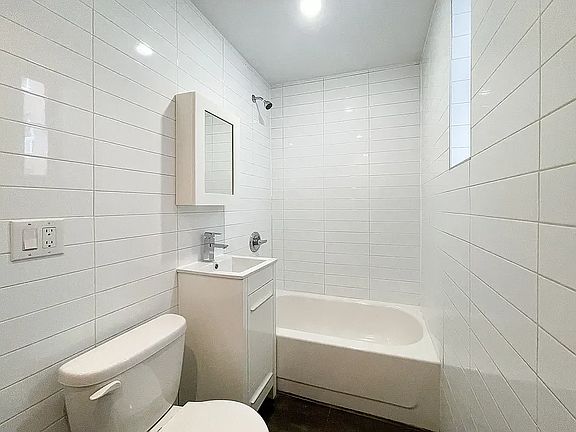 5th image of 206 E 81st St #4BB