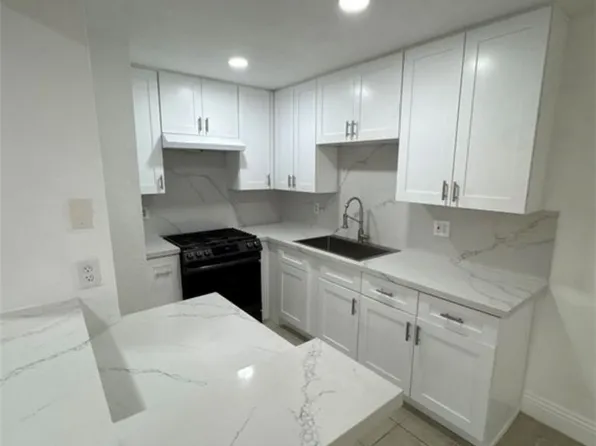 1101 W Macarthur Blvd Unit 301, Santa Ana, CA 92707