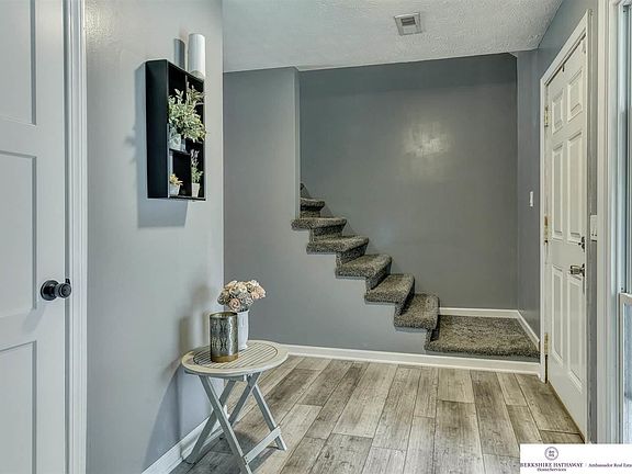 5th image of 14618 Shirley St