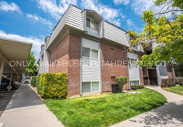 1639 Woodland Dr — Photo 13