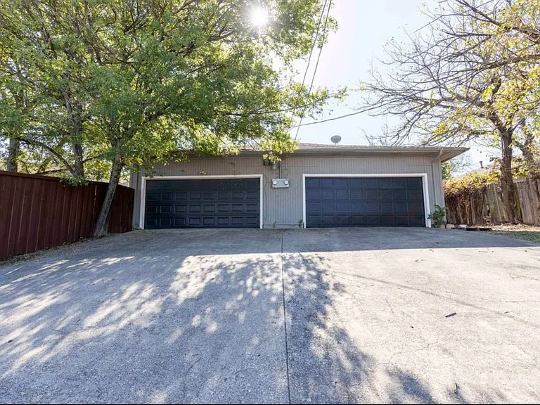 8121 Ferguson Rd #8121 — Photo 17