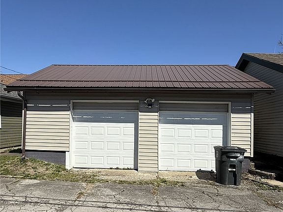 3rd image of 1116 Oak Grove Ave
