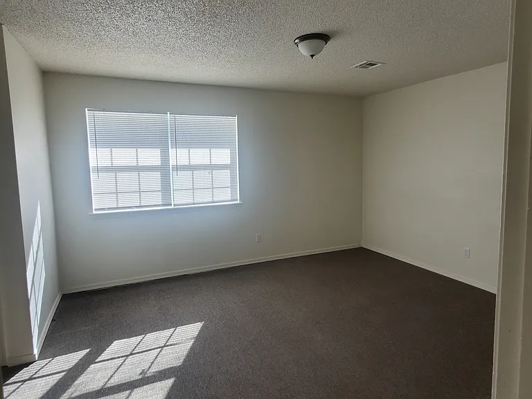 1605 Bluejay Ln — Photo 13