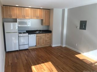 490 Riverside Ave APT 2, Westport, CT 06880