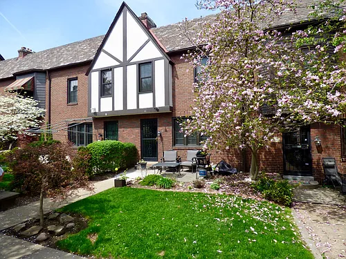 555 S Negley Ave Photo 1