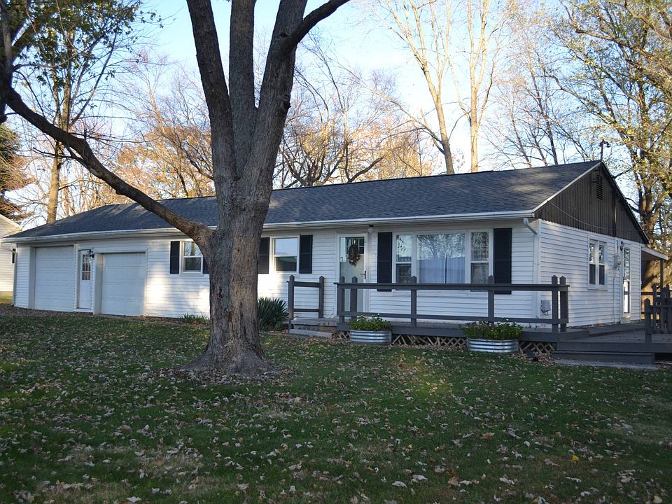1st image of 910 Catalpa St