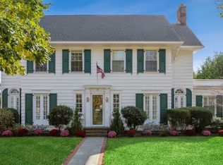 106 4th St, Garden City, NY 11530