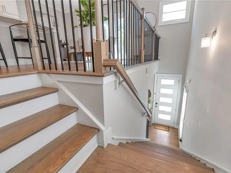 564 Ember Ln — Photo 5