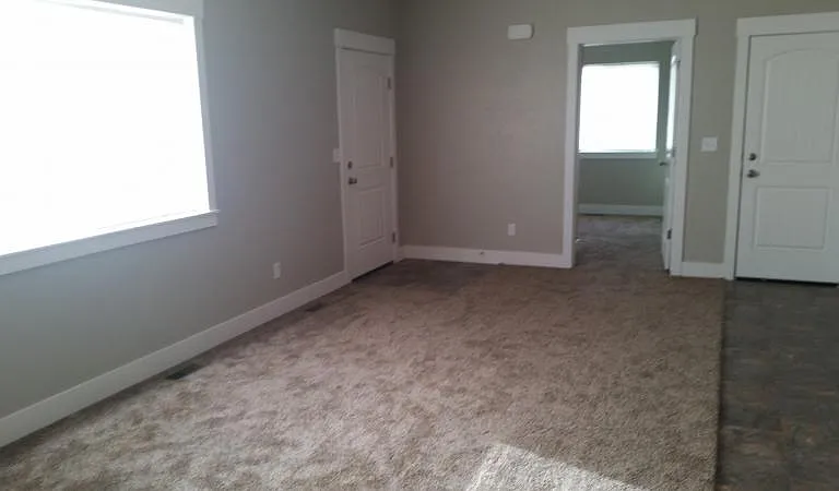 685 N Park Ave #A — Photo 3