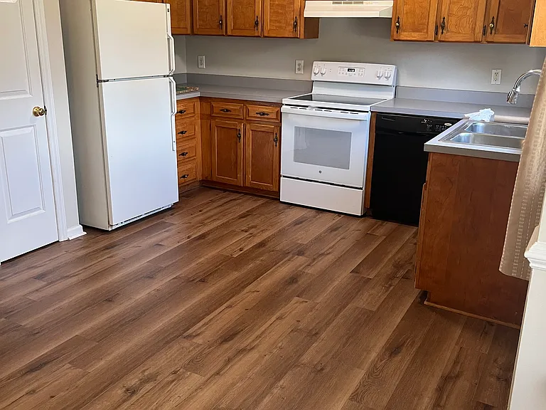 5611 Cornwallis Rd — Photo 5