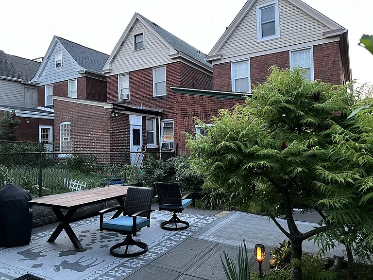628 Blanton St — Photo 13