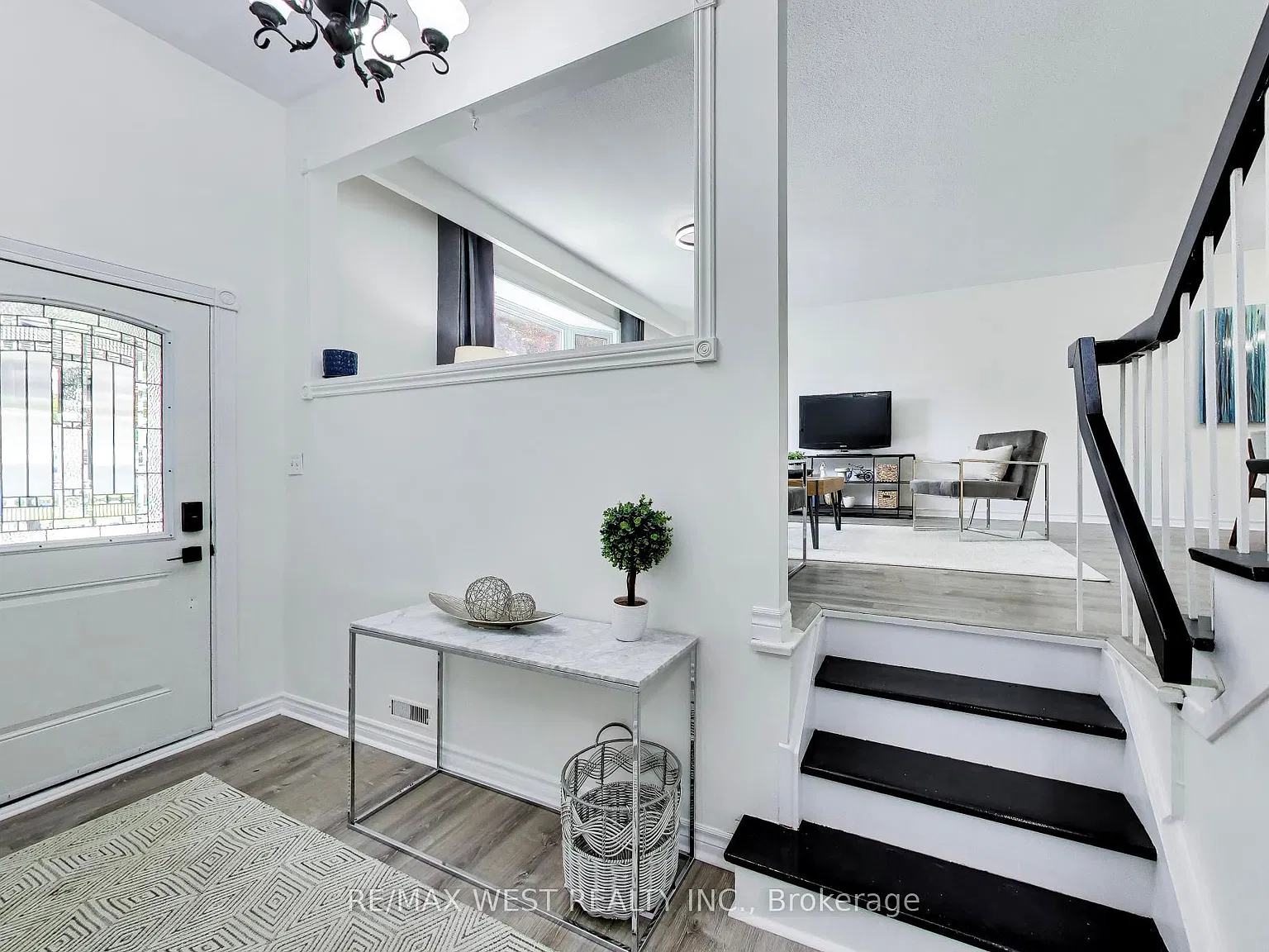 3 bed, $3,295 — Photo 3