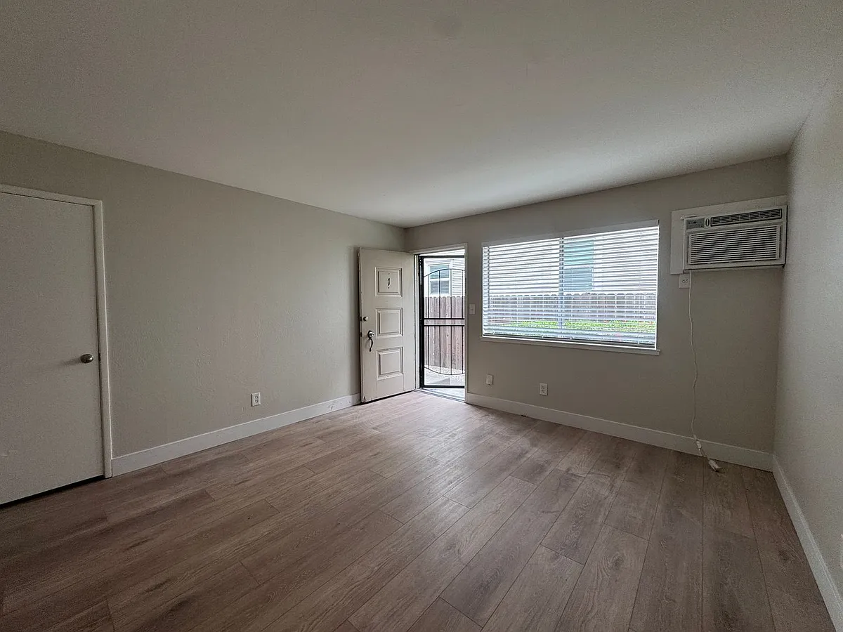 Building Photo - 1417 T Street