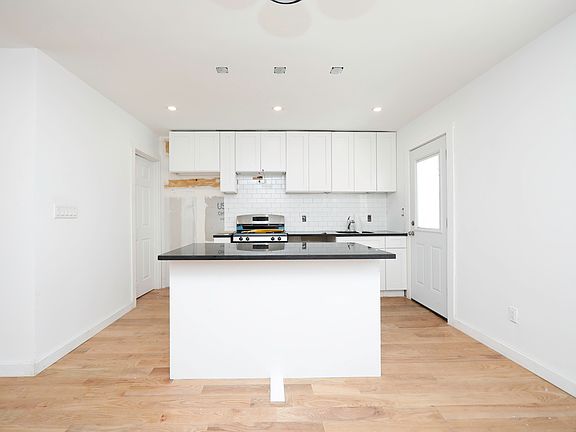 2nd image of 117-03-201 Place