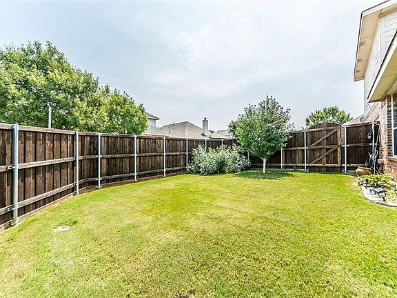 2nd image of 1507 Oakhollow Dr