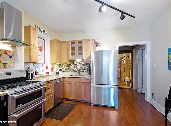 4th image of 1464 W Olive Ave