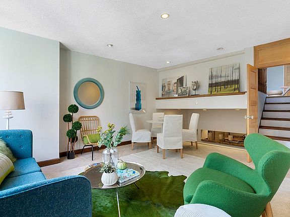 4th image of 23 E 10th St APT 807