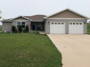 858 Amber Dr, Cherokee, IA 51012