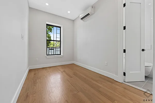 Rented by ERNY LLC | media 15