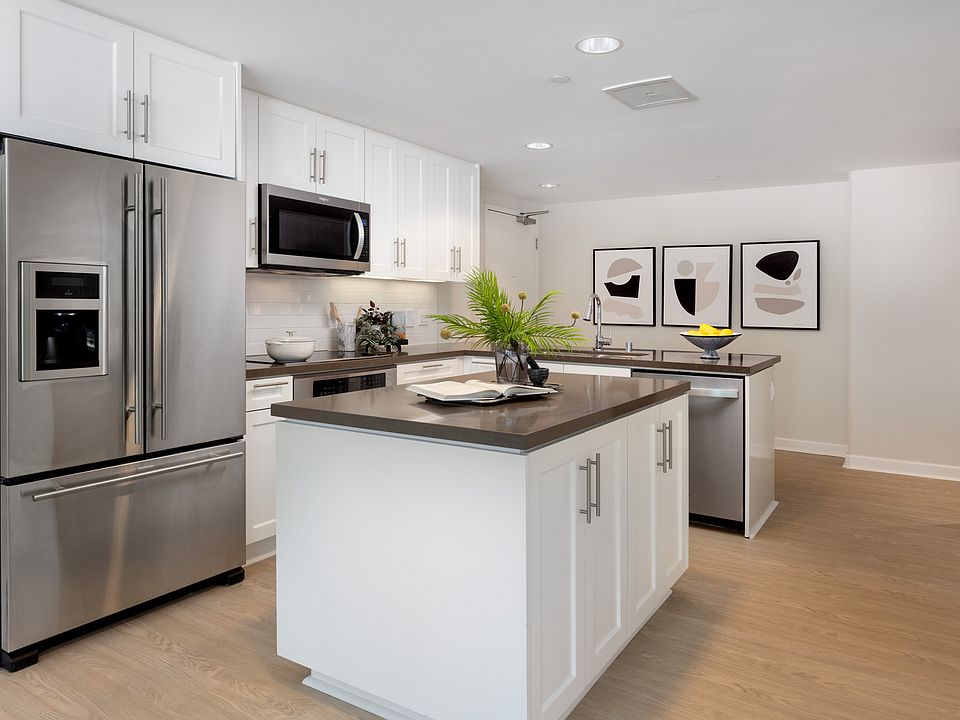 1st image of 705 W 9th St #4631289
