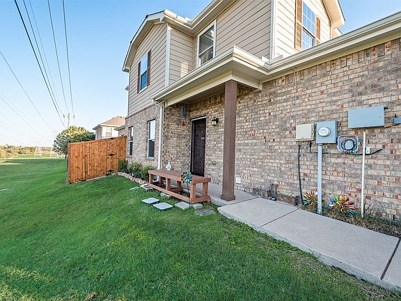 3rd image of 6228 Texana Way