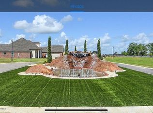 1100 Deer Meadow Blvd, Broussard, LA 70518