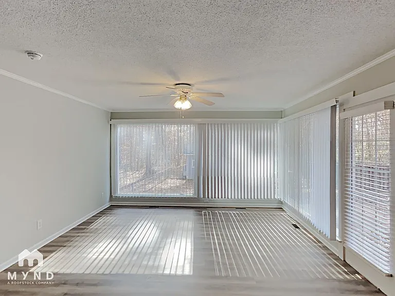 511 Andover Rd — Photo 5