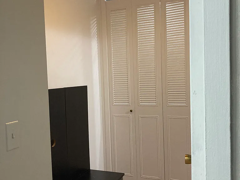 112 Washington Pl #12E — Photo 2