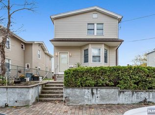 25 Washington Pl, Garfield, NJ 07026