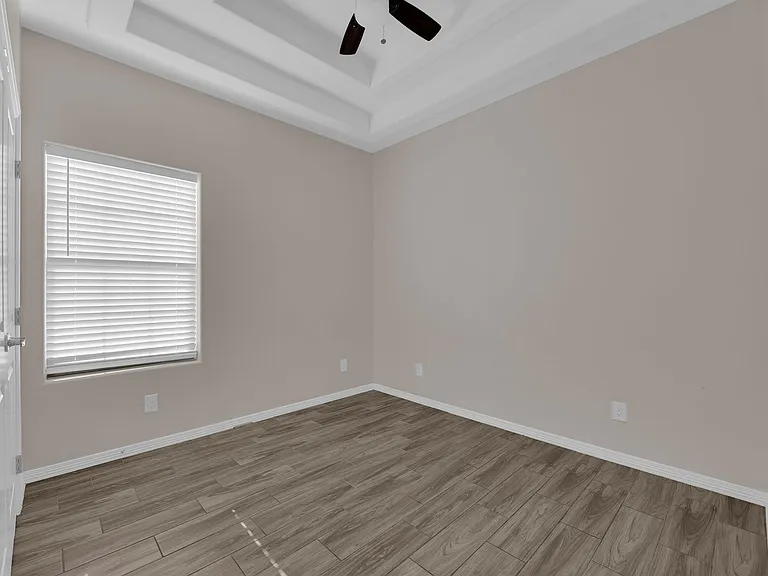 1013 La Pointe Ave #1 — Photo 16