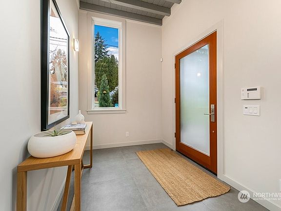 3rd image of 11317 40th Avenue NE