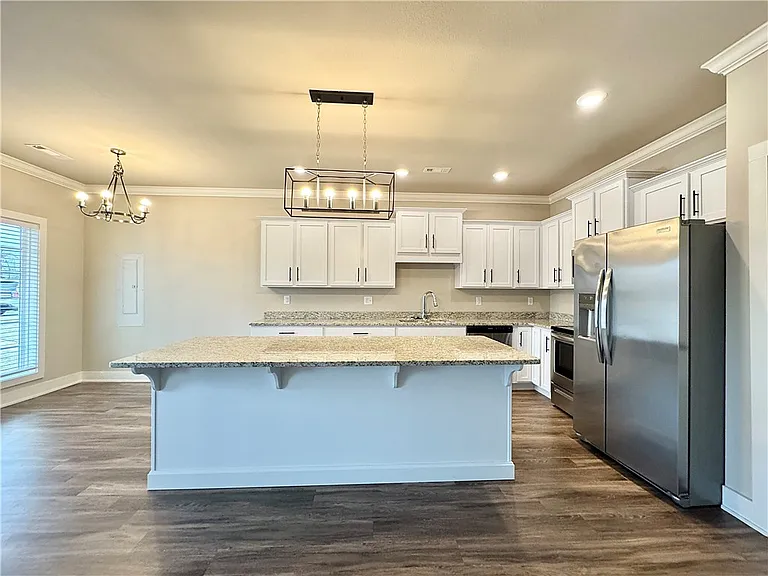 1011 NE Heights Ln — Photo 10
