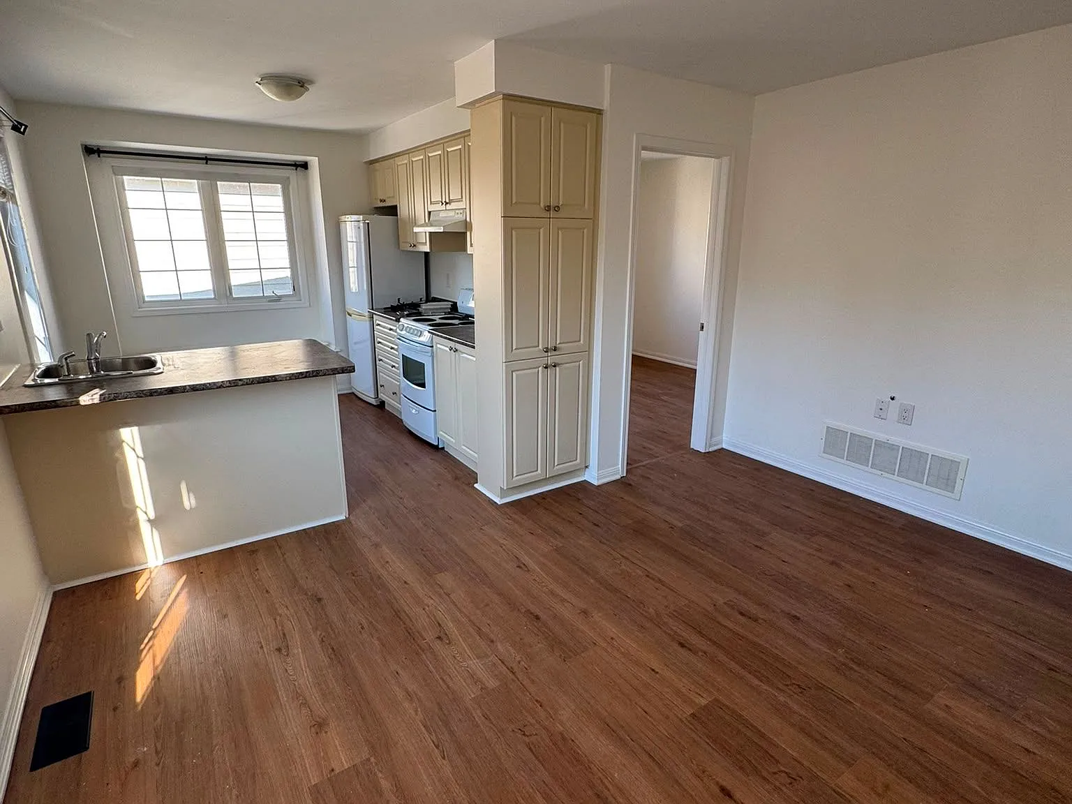 1 bed, $2,200 — Photo 4