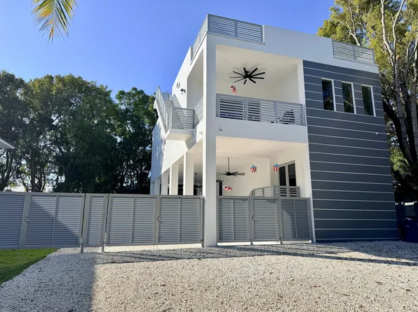 365 Buttonwood Shores Dr, Key Largo, FL 33037