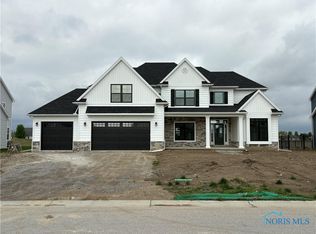 1015 Brampton Park Rd, Perrysburg, OH 43551