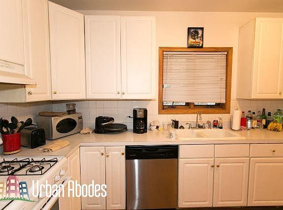 3rd image of 918 N Paulina St #1UA