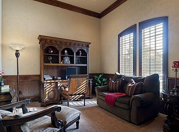 4th image of 6616 Whittier Ln