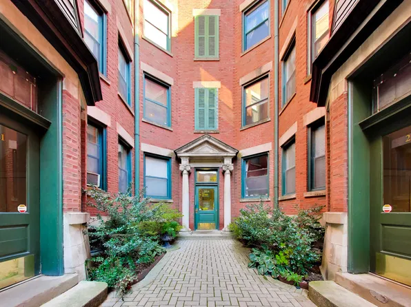 2819 N Cambridge Ave APT 3S, Chicago, IL 60657