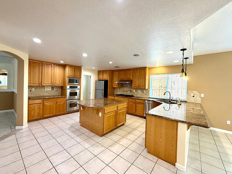 497 Williams St — Photo 15