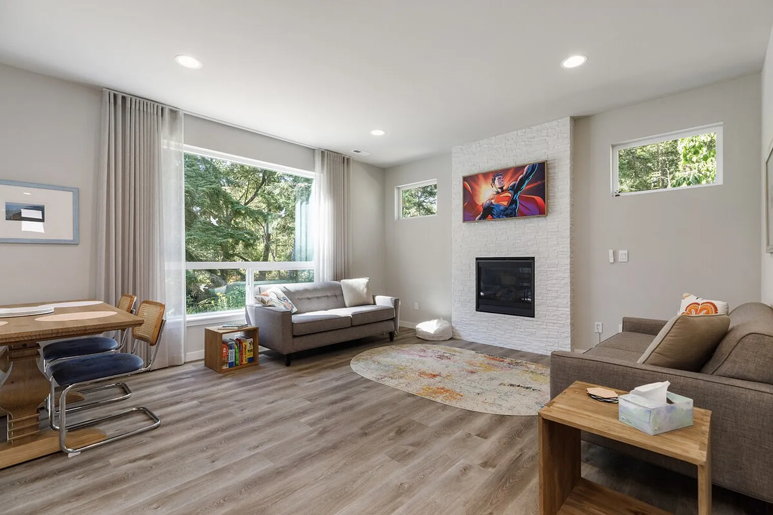 4 bed, 2.5 bath, $4,064 — Photo 1