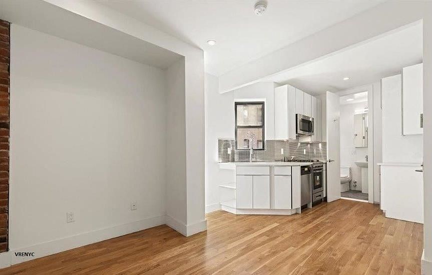 1st image of 211 Madison St APT 11
