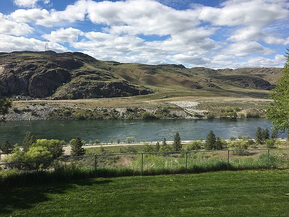 2nd image of 1102 River Dr