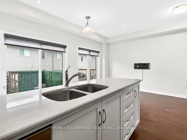 377 Glancaster Rd #16 — Photo 20