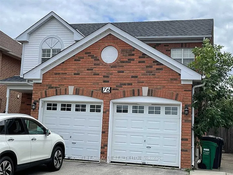 76 Jack Rabbit Cres — Photo 1