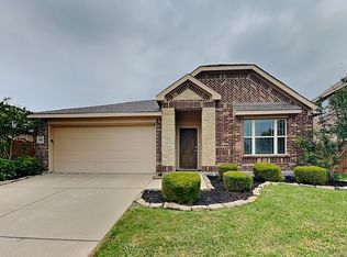 2102 Long Forest Rd, Heartland, TX 75126