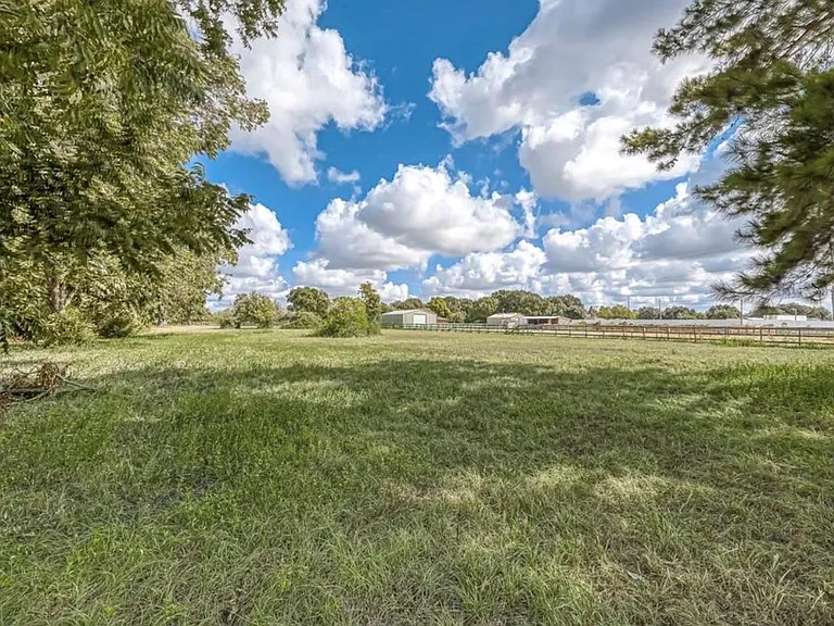 17303 Swansbury Dr — Photo 23